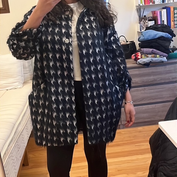 Navy & White Houndstooth Coat - Picture 2 of 6
